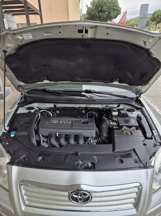 Toyota Avensis 1.8 VVT-i 129 CV
