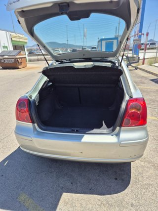 Toyota Avensis 1.8 VVT-i 129 CV