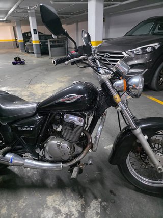 Suzuki Marauder 125 Negra/Gris