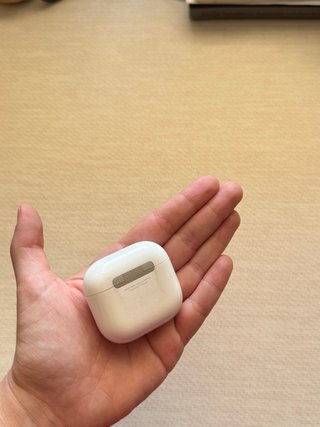 Caja AirPods Pro 4 con cancelación de ruido