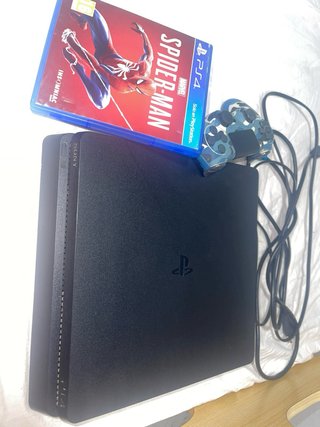 PS4 Spider-Man + 2 Controles