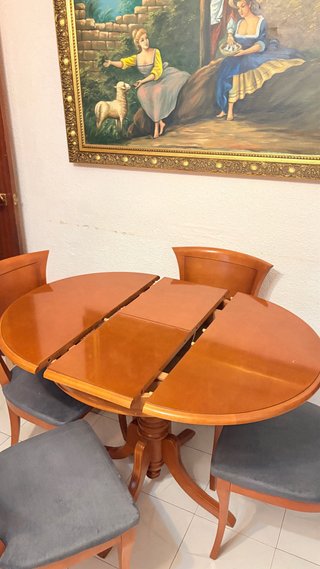 Mesa comedor redonda con 4 sillas