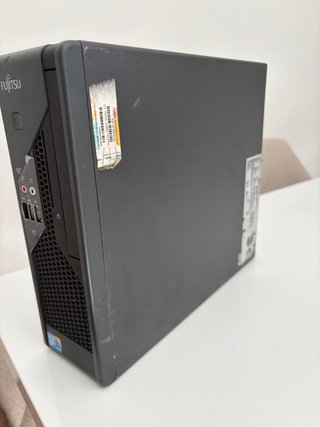 Ordenador Fujitsu Compacto Negro/Gris