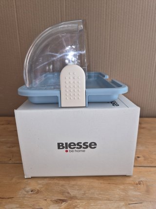 Vitrina Biesse Polybox expositora sin uso