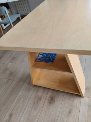 Escritorio IKEA madera beige