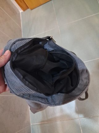 Bolso de hombro gris