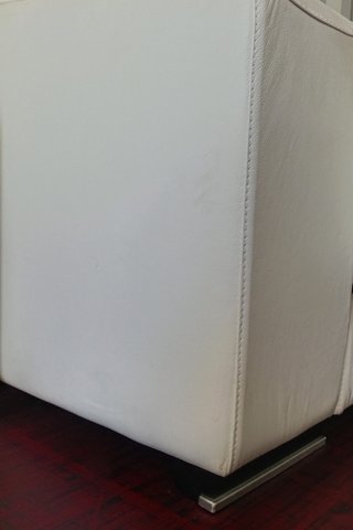 Sofá de piel nuevecito deslizante Marca Acomodel