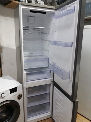 Nevera BEKO 2m + Lavadora BEKO