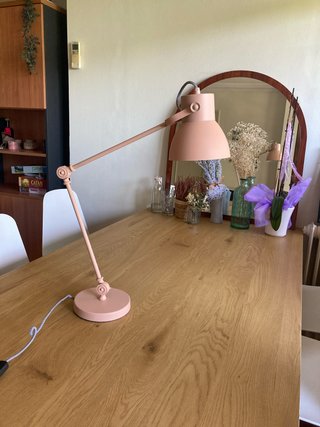 Lámpara de escritorio rosa metal/plástico