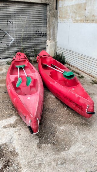 1 Piragua doble polietileno + palas y chalecos.