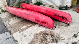 1 Piragua doble polietileno + palas y chalecos.