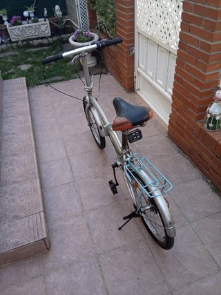 Bicicleta plegable plateada