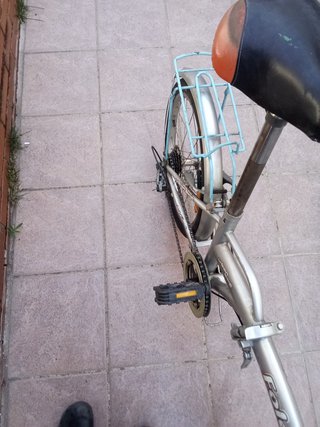 Bicicleta plegable plateada