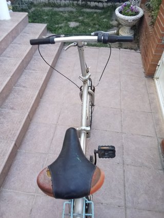 Bicicleta plegable plateada