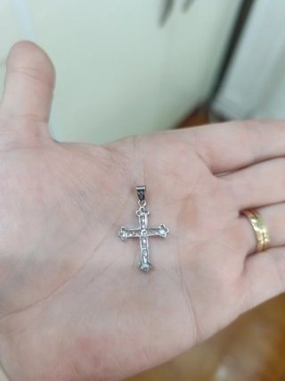 Cruz oro blanco 18k con circonitas