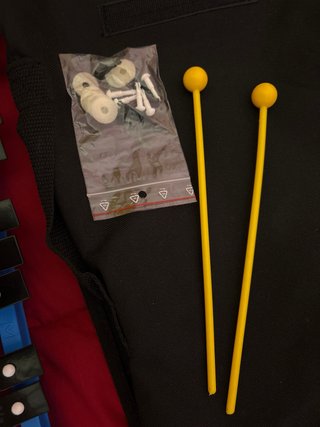 Xilófono con mazos y funda