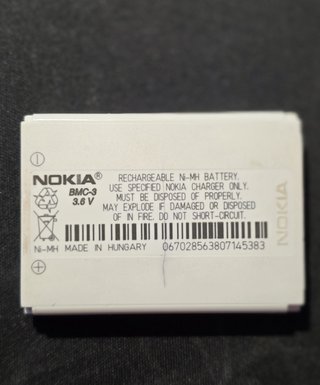 Nokia 3330 Movistar con cable de carga