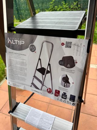 Escalera de aluminio 6 peldaños NUEVA (Altip)