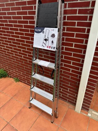 Escalera de aluminio 6 peldaños NUEVA (Altip)