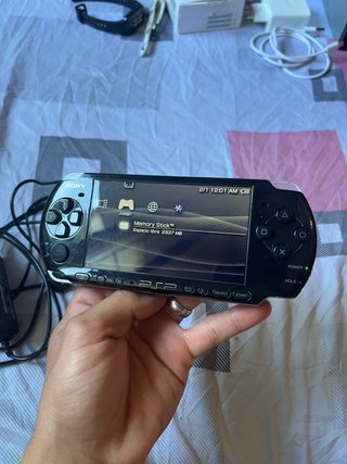 Sony PSP 3001 con 60 juegos, funda y cargador