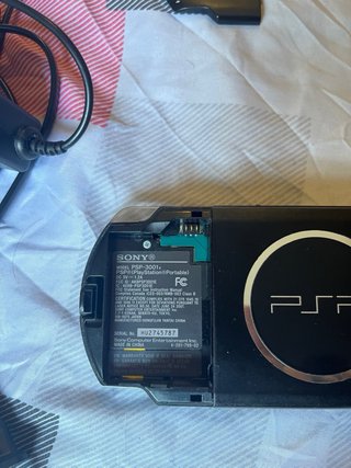 Sony PSP 3001 con 60 juegos, funda y cargador