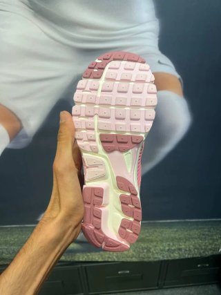 Nike Zoom Vomero 5