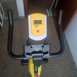 Bicicleta Spinning Negra y Amarilla