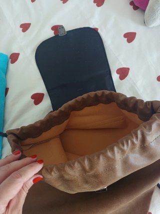 Mochila urban efecto cuero marrón cierre solapa