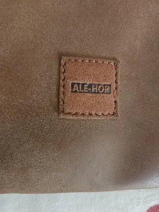 Mochila urban efecto cuero marrón cierre solapa