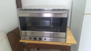 Horno y neveras funcionando