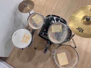 Batería Acústica Ludwig Negra