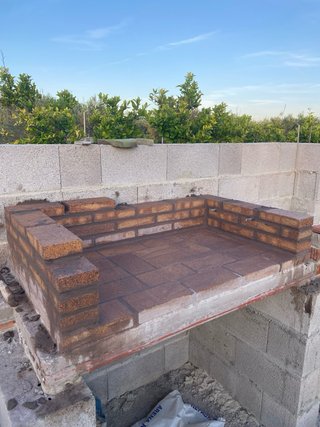Barbacoa  y paellero de obra