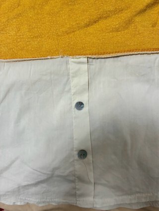 Camiseta larga amarilla con blanco