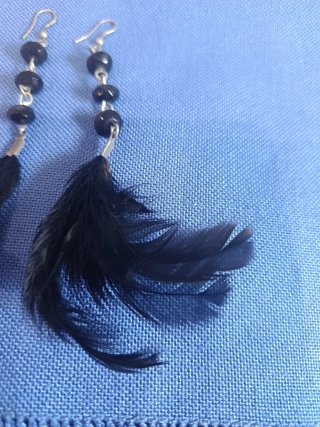 Pendientes  plumas negras
