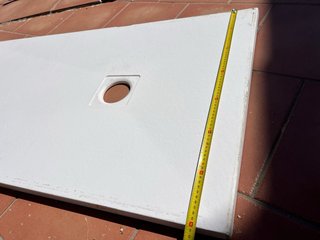 Plato de ducha blanco usado con desague