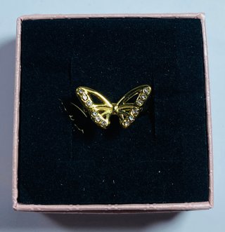 Anillo Acero Mariposa Dorado con piedras brillante