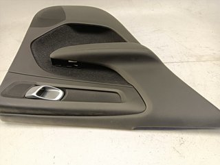 GUARNECIDO PUERTA TRASERA IZQUIERDA VOLVO XC40 D4