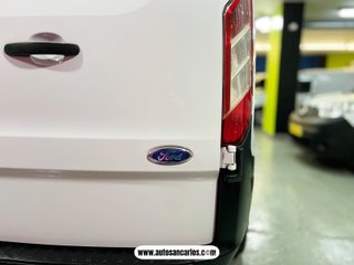 FORD CUSTOM 9 PLAZAS CON 2 AÑOS DE GARANTIA