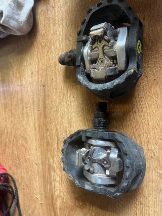 Pedales automáticos Shimano PD - M 424