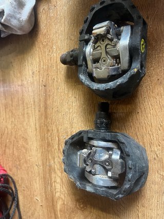 Pedales automáticos Shimano PD - M 424