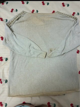 Camiseta beige manga 3/4 con detalles dorados