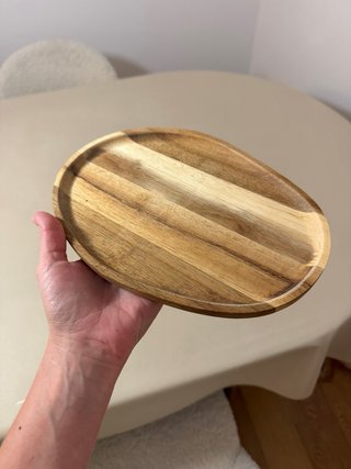 Vaciabolsillos de madera ovalado