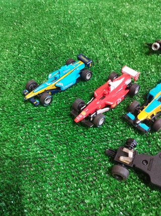 Coches carrera go y Scalextric compact F1