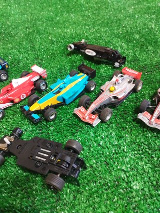 Coches carrera go y Scalextric compact F1