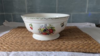 Dos fuentes y ensaladera porcelana San Claudio