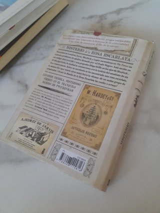 El misterio de la Rosa Escarlata
