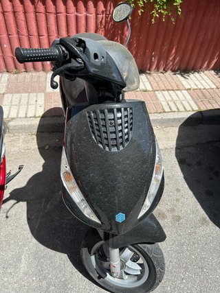 Vendo Piaggio Zip 49cc (2T Aire) – ¡Muy cuidada!