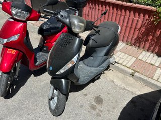 Vendo Piaggio Zip 49cc (2T Aire) – ¡Muy cuidada!