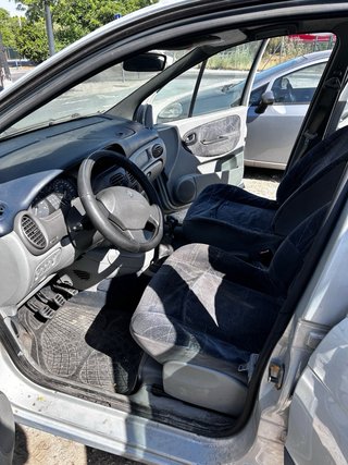 Renault Scenic 2000 1.300€ (Negociables)