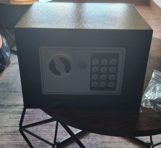 Caja Fuerte Negra con Teclado Numérico